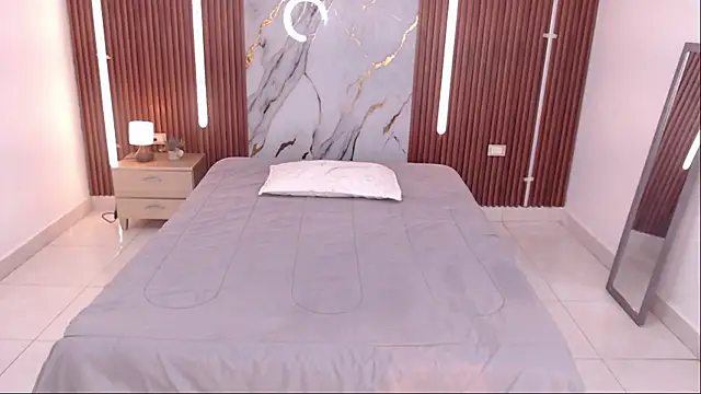 shena nomy1 online show from 12/17/25, 08:04