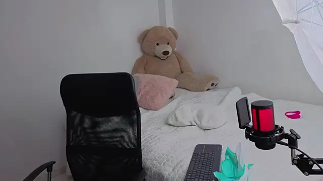 valerihouse online show from 02/06/26, 01:21