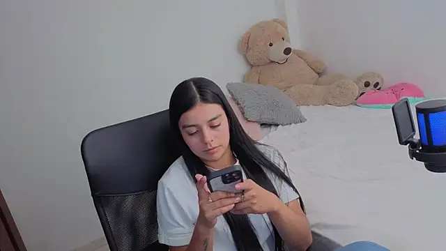 valerihouse online show from 04/22/26, 01:52