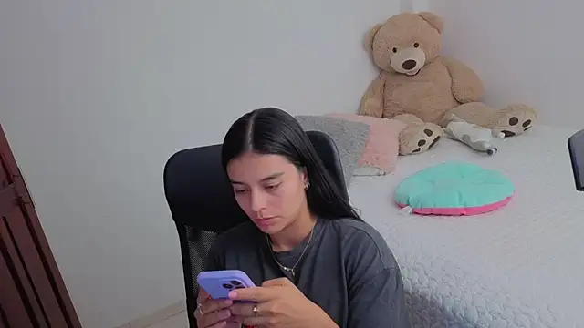 valerihouse online show from 04/25/26, 01:30