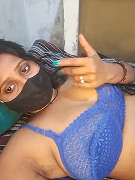 Minu love online show from 03/07/26, 11:02