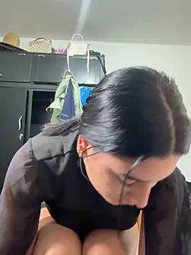 Snapshot of Scarlett_12 chatting on 09/27/25, 01:49 Scarlett 12 online show from 09/27/25, 01:49