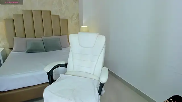 Scarlett 12 online show from 04/21/26, 09:59