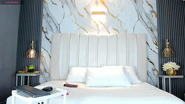 Snapshot of AariaLove chatting on 11/14/25, 05:11 AariaLove online show from 11/14/25, 05:11