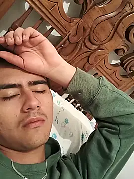 Snapshot of -mrpaul chatting on 10/01/25, 07:03 -mrpaul online show from 10/01/25, 07:03