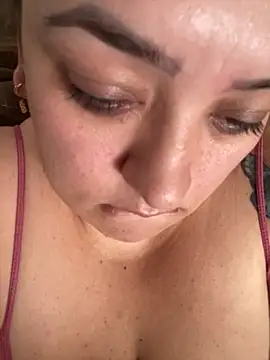 bruna438 online show from 11/30/25, 11:14