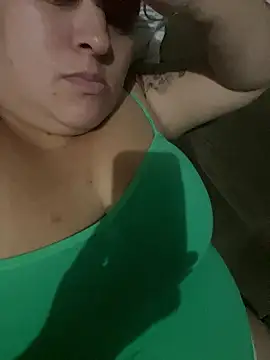 Snapshot of bruna438 chatting on 01/17/26, 07:46 bruna438 online show from 01/17/26, 07:46