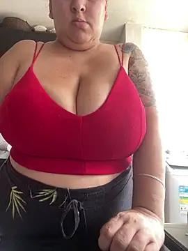 Snapshot of bruna438 chatting on 02/19/26, 02:35 bruna438 online show from 02/19/26, 02:35