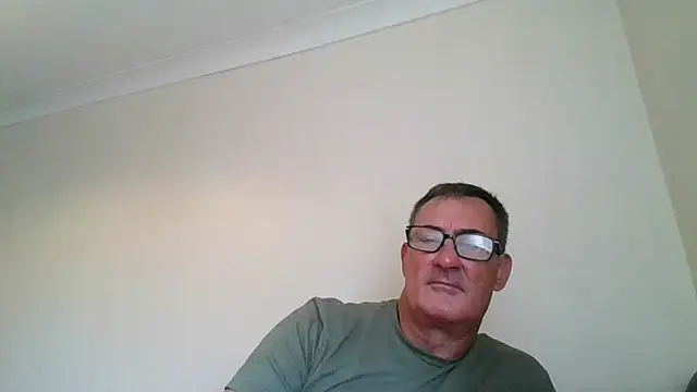 Snapshot of goldenman59 chatting on 09/10/25, 11:43 goldenman59 online show from 09/10/25, 11:43