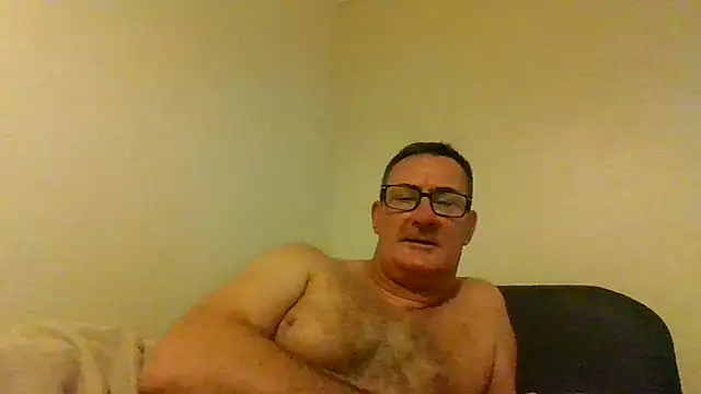 Snapshot of goldenman59 chatting on 10/03/25, 11:40 goldenman59 online show from 10/03/25, 11:40