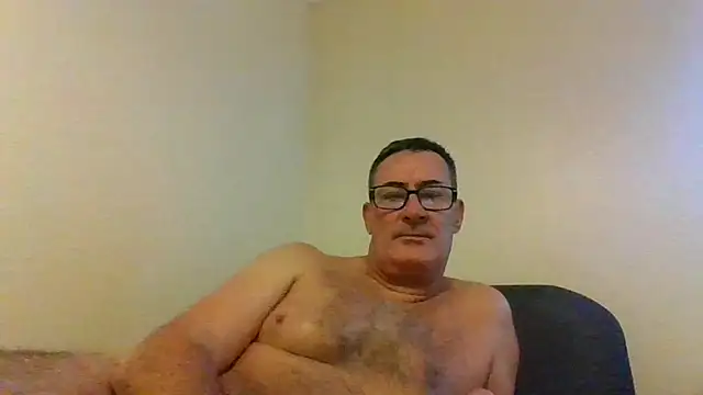 Snapshot of goldenman59 chatting on 10/06/25, 12:13 goldenman59 online show from 10/06/25, 12:13