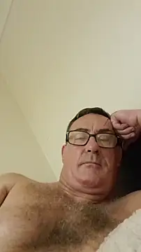 Snapshot of goldenman59 chatting on 10/14/25, 11:05 goldenman59 online show from 10/14/25, 11:05