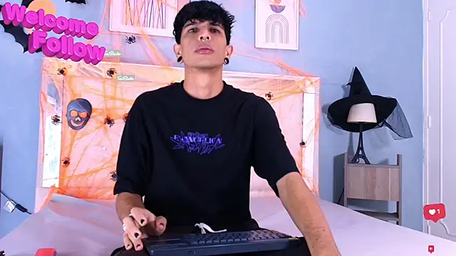 Franvill Trato online show from 10/21/25, 05:13