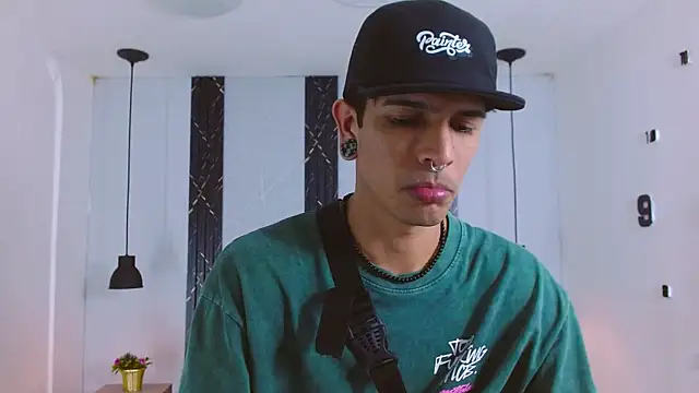 Franvill Trato online show from 11/12/25, 07:13