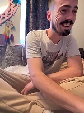 Snapshot of jaycoy22 chatting on 09/21/25, 01:57 jaycoy22 online show from 09/21/25, 01:57