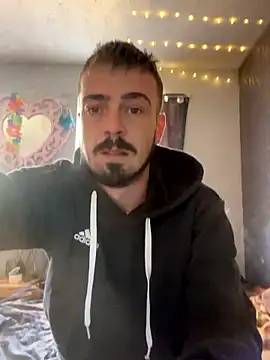 Snapshot of jaycoy22 chatting on 09/24/25, 01:14 jaycoy22 online show from 09/24/25, 01:14