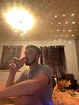 Snapshot of jaycoy22 chatting on 10/01/25, 07:20 jaycoy22 online show from 10/01/25, 07:20