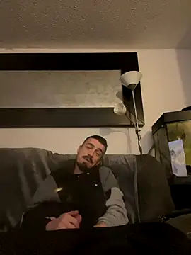 Snapshot of jaycoy22 chatting on 11/27/25, 01:18 jaycoy22 online show from 11/27/25, 01:18