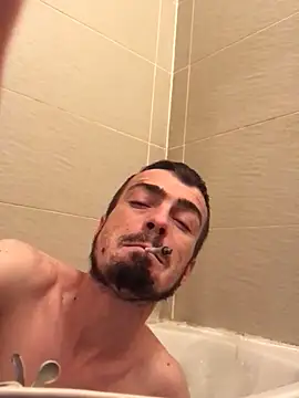 Snapshot of jaycoy22 chatting on 12/23/25, 10:13 jaycoy22 online show from 12/23/25, 10:13