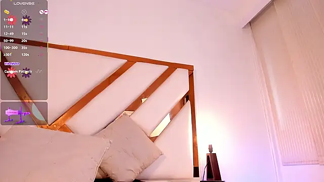 Niicolle Evanss online show from 04/21/26, 07:39