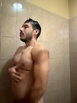 Snapshot of Darg98 chatting on 10/04/25, 12:30 Darg98 online show from 10/04/25, 12:30