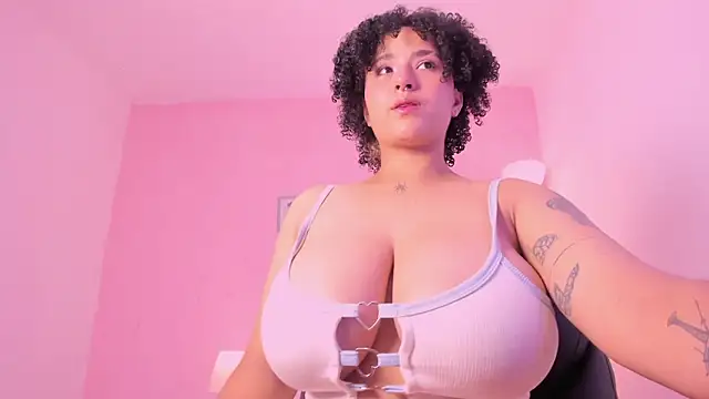 LiaaMoretzz online show from 11/02/25, 01:08