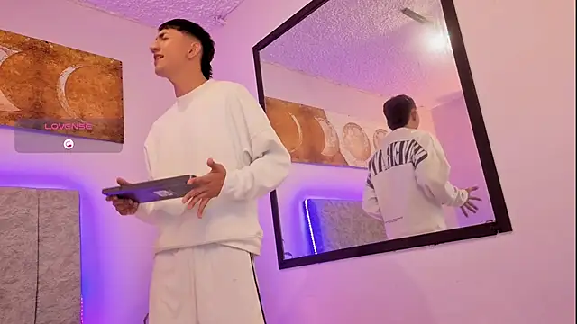 oliver mr  online show from 11/20/25, 08:47