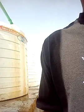 monster 33 online show from 04/25/26, 05:10