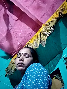 Pooja750 online show from 12/14/25, 06:23