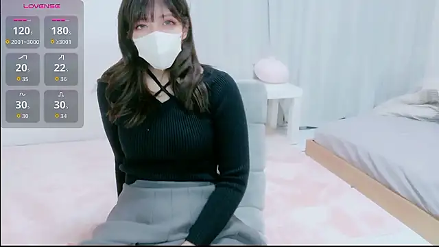 hinachuuu  D online show from 11/20/25, 10:04