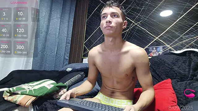 Snapshot of eroseliam chatting on 09/09/25, 08:19 eroseliam online show from 09/09/25, 08:19