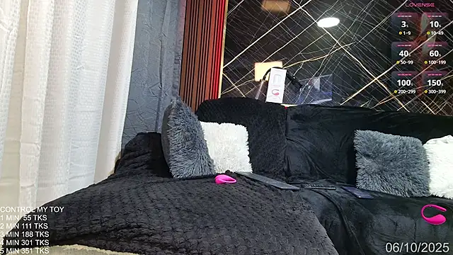 Snapshot of eroseliam chatting on 10/06/25, 08:28 eroseliam online show from 10/06/25, 08:28