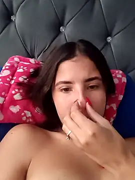 Snapshot of Liagni0 chatting on 12/04/25, 07:22 Liagni0 online show from 12/04/25, 07:22