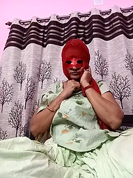 Snapshot of Gullapi chatting on 10/10/25, 08:02 Gullapi online show from 10/10/25, 08:02