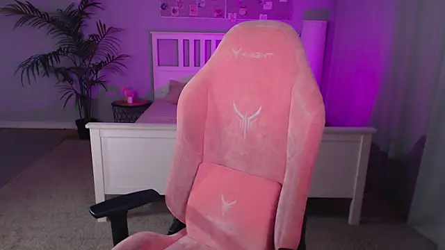 Barbara Brylska online show from 10/16/25, 02:07