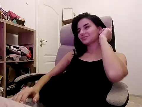 Snapshot of Hot_Bruny chatting on 11/14/25, 01:04 Hot Bruny online show from 11/14/25, 01:04