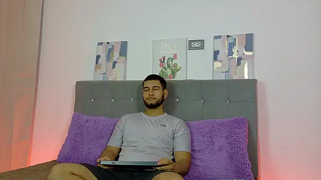 Snapshot of chatting on 07/11/26, 12:30 online show from 07/11/26, 12:30