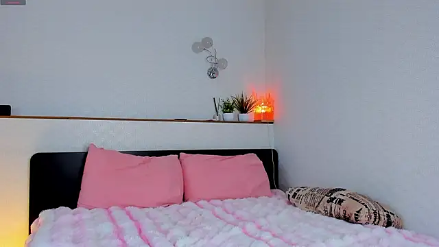 charlottacardi online show from 10/02/25, 07:15