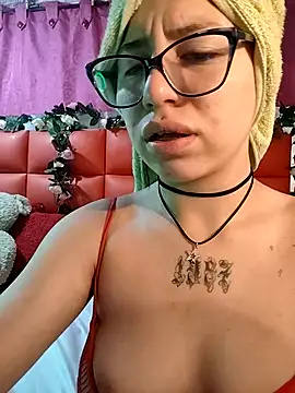 Kitty Melodi online show from 10/19/25, 09:10