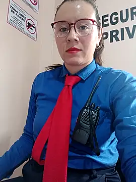 Snapshot of Hannah-colx chatting on 10/16/25, 01:56 Hannah-colx online show from 10/16/25, 01:56