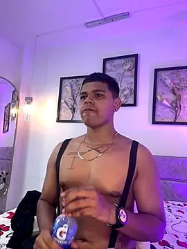 Snapshot of DannySamm chatting on 09/17/25, 02:52 DannySamm online show from 09/17/25, 02:52