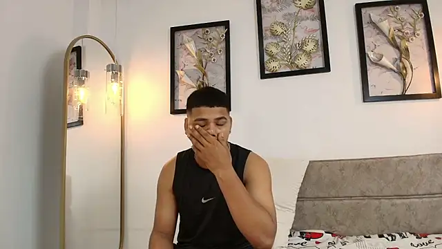 Snapshot of DannySamm chatting on 10/12/25, 12:04 DannySamm online show from 10/12/25, 12:04