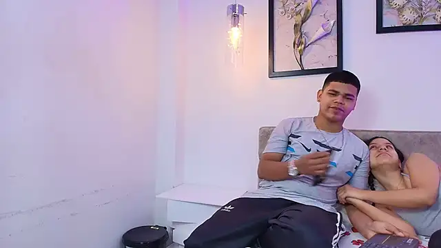 Snapshot of DannySamm chatting on 10/15/25, 12:05 DannySamm online show from 10/15/25, 12:05