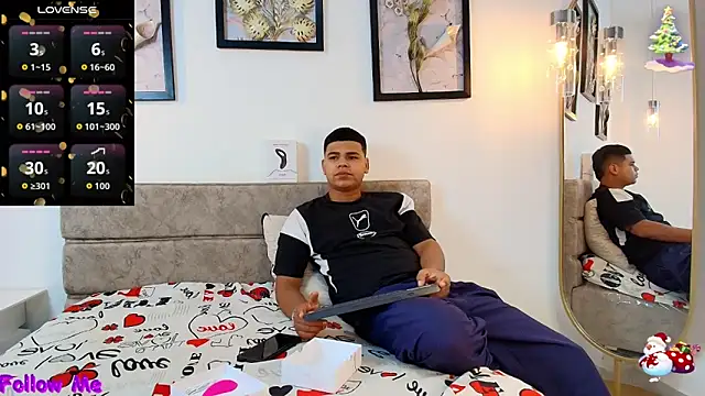 Snapshot of DannySamm chatting on 12/01/25, 01:16 DannySamm online show from 12/01/25, 01:16