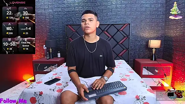 Snapshot of DannySamm chatting on 12/14/25, 03:45 DannySamm online show from 12/14/25, 03:45