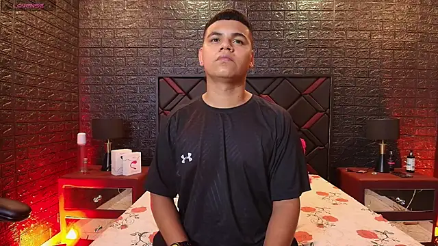 Snapshot of DannySamm chatting on 12/16/25, 04:06 DannySamm online show from 12/16/25, 04:06