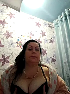 Snapshot of 430LekaLove chatting on 10/05/25, 03:27 430LekaLove online show from 10/05/25, 03:27