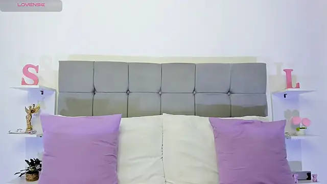 Sarahlopezz online show from 07/27/26, 05:36