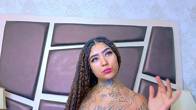 EmilieLake online show from 05/26/26, 07:54
