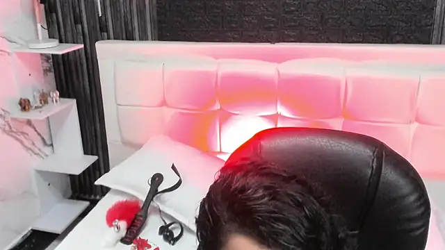 Snapshot of Violet_sl4ve chatting on 10/04/25, 04:49 Violet sl4ve online show from 10/04/25, 04:49